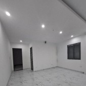 chính chủ  bán gấp nhà tại Kim Giang- Hoàng Mai  60m2 5  tầng 5m mặt tiền hơn 14 tỷ  ô tô đỗ cửa   kinh doanh sầm uất.